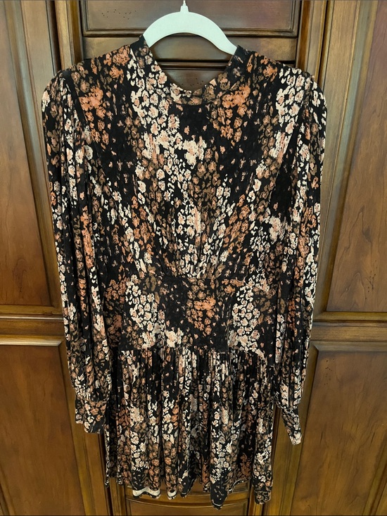 Free People Dresses & Skirts - Free People Black Floral Long-Sleeve Women's Dress